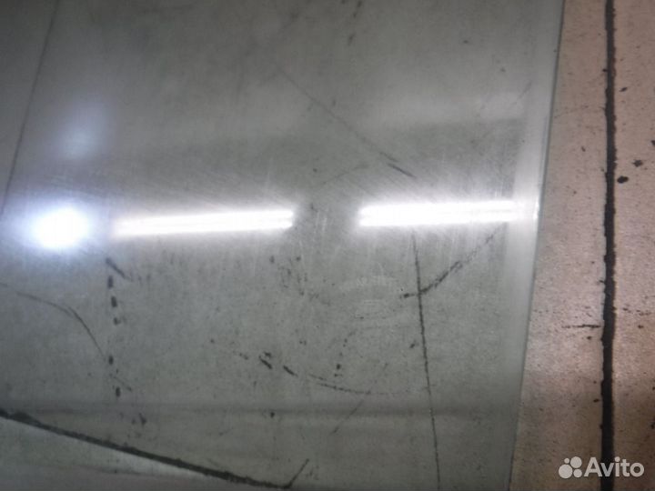 Стекло двери передней левой Ford Taurus