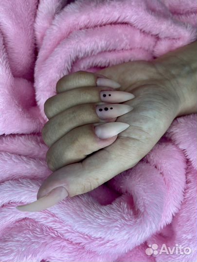 Мастер маникюра и педикюра