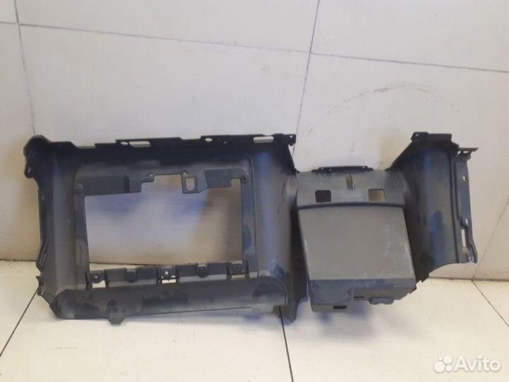 Передняя панель салона правая нижняя часть