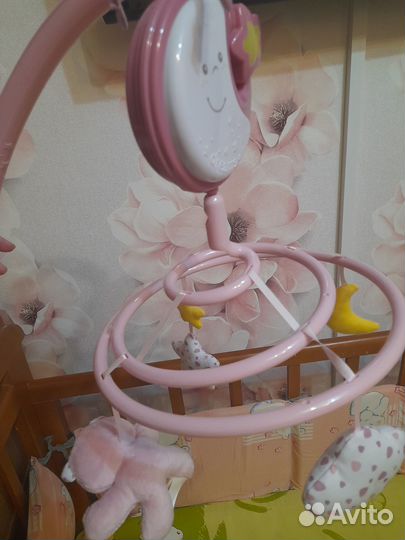 Продам мобиль на кроватку