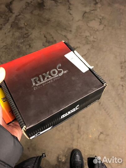 Тормозные колодки передние новые Nissan Almera