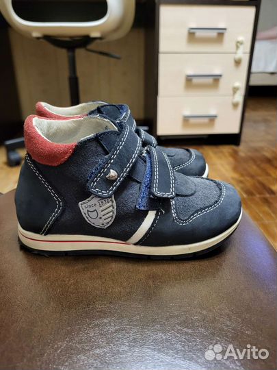 Ботинки осенние для мальчика 24