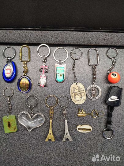 Брелки + значок