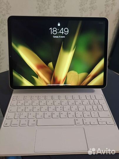 Apple iPad Pro, 11, 256 гб. + Magic Keyboard