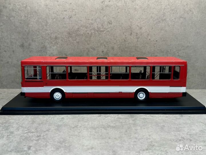 Коллекционная модель Лиаз-5256 SSM 1:43