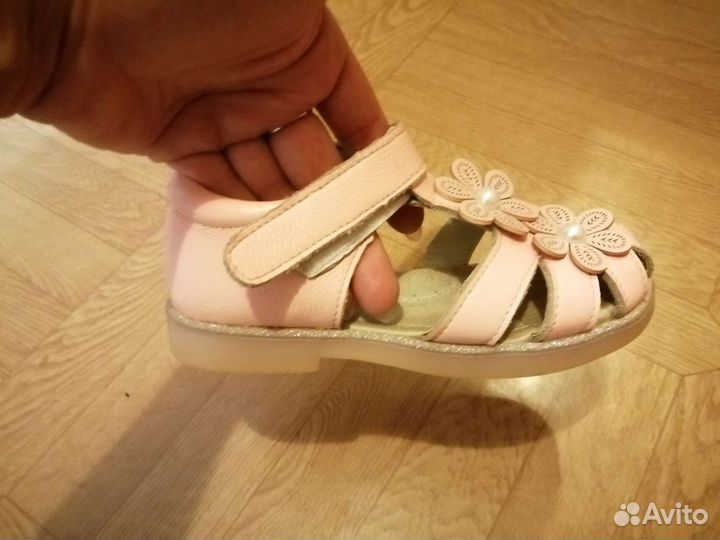 Сандали на девочку