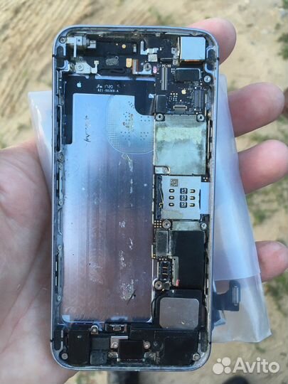 Телефон iPhone se 2016