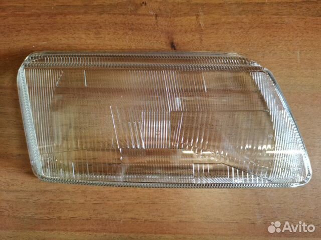 Стекло фары правое Audi A4 1995-1999