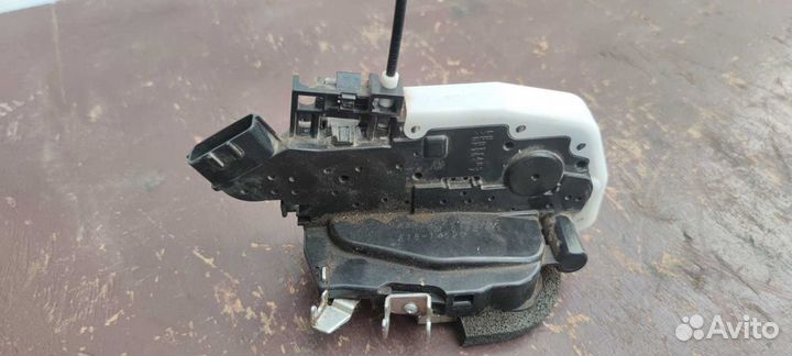 Замок двери задней левой Nissan Almera G15