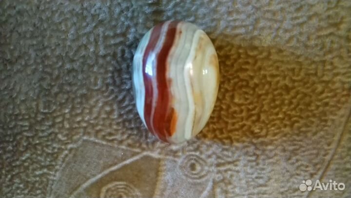 Яйцо из натурального камня