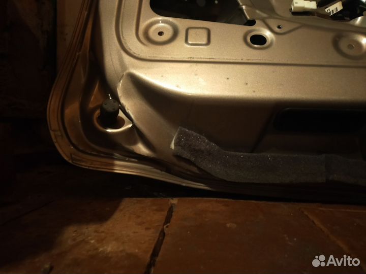 Крышка багажника в сборе Nissan Note E11