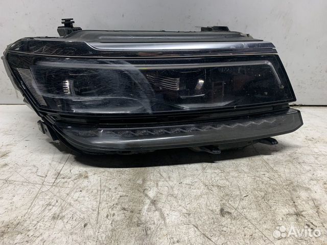 Фара правая Volkswagen Tiguan 2017)