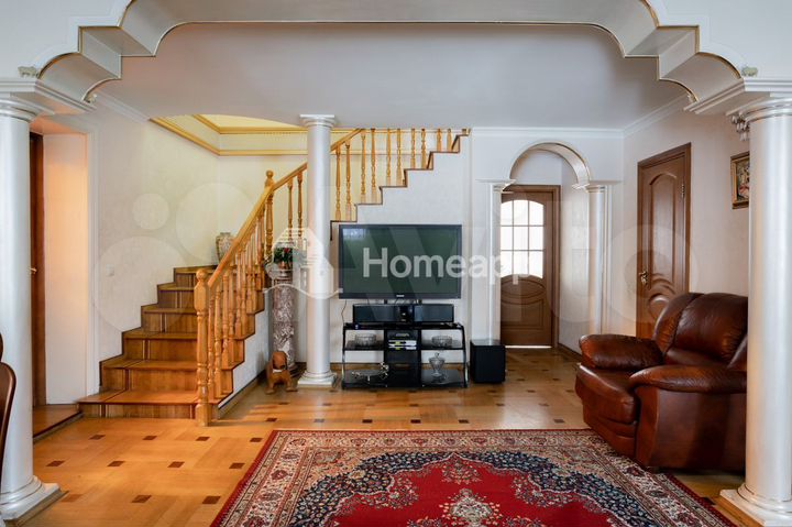 Дом 256,9 м² на участке 10 сот.