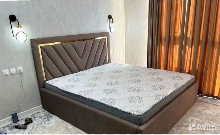 Кровать мягкая с подъемным механизмом