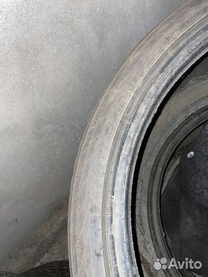 Yokohama BluEarth-GT AE51H 285/35 R21 и 285/35 R21 204V