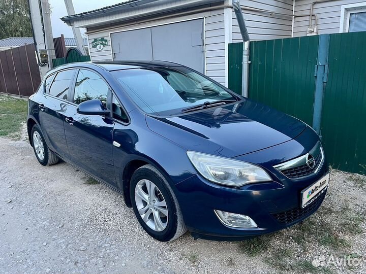 Opel Astra 1.6 МТ, 2011, 180 000 км