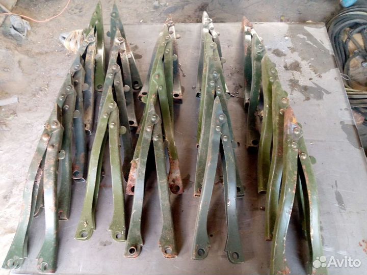 Складной элемент армейских носилок