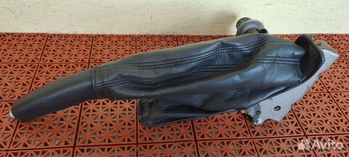 Рычаг стояночного тормаза Toyota Land Cruiser