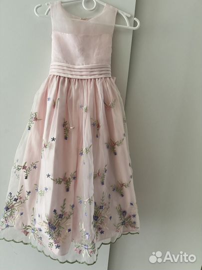 Детское нарядное платье 5-6лет
