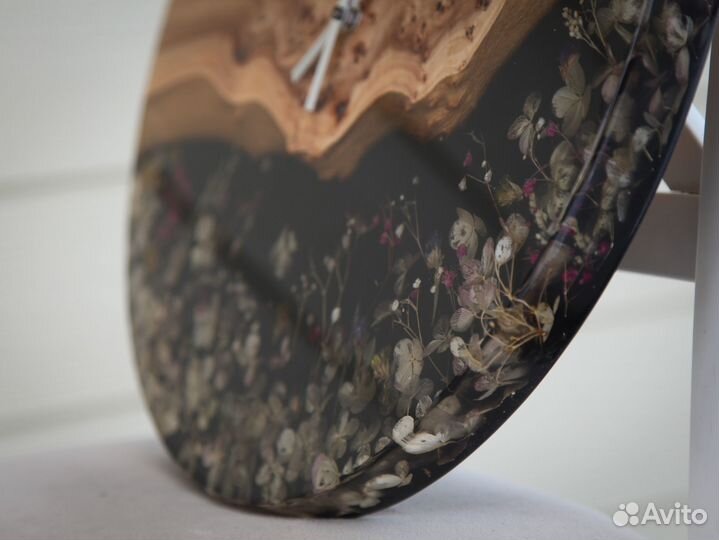 Часы из слэба капового карагача и эпоксидной смолы