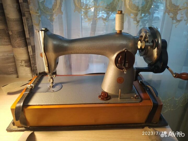 Швейная машина подольская
