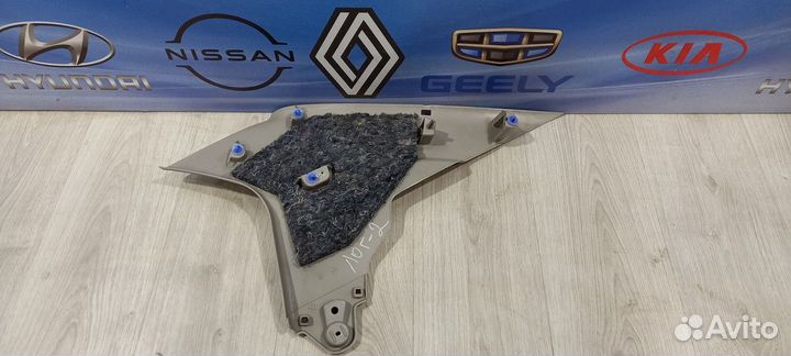 Обшивка Накладка задней стойки Renault logan 2 Лев