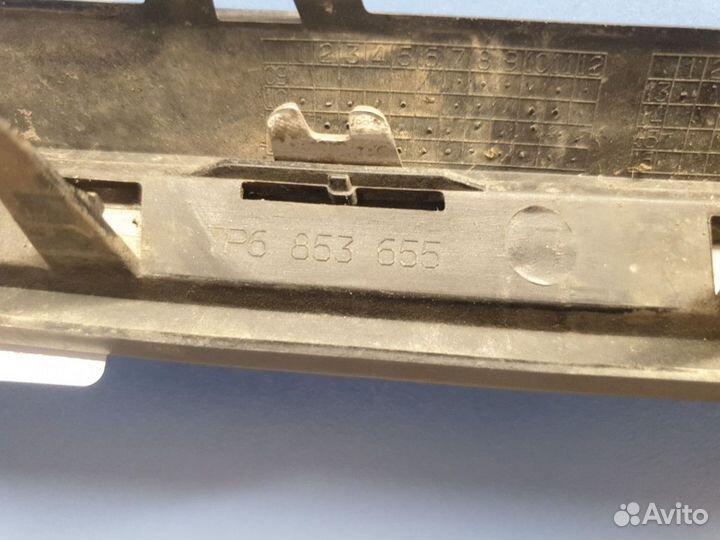 Решетка радиатора Volkswagen Touareg 2010-2018