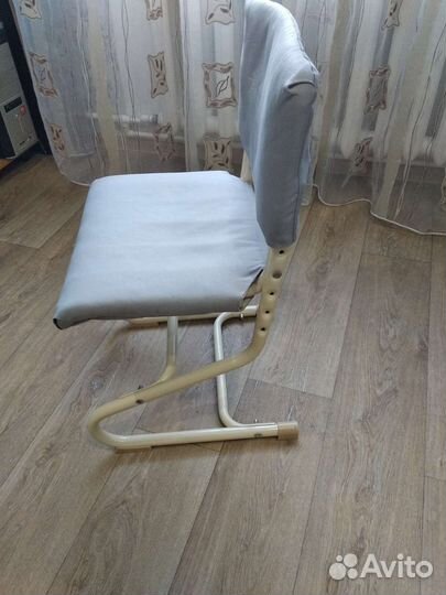 Стул ученический регулируемый