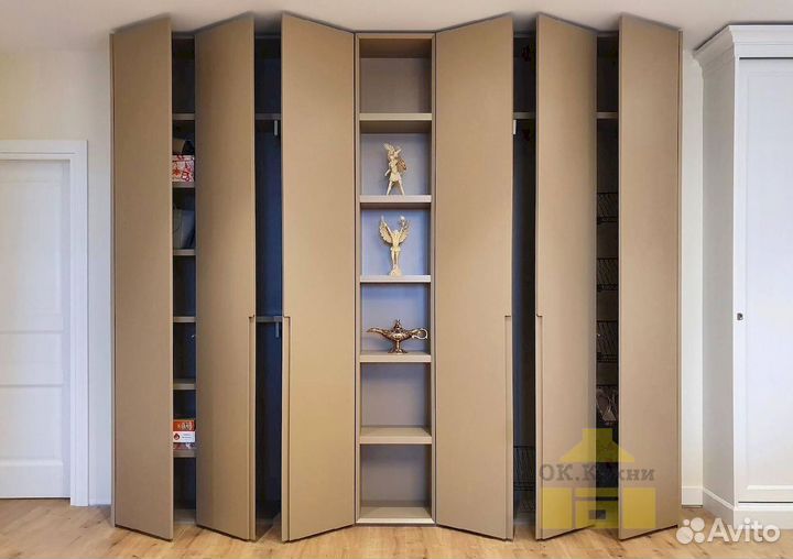 Распашной шкаф