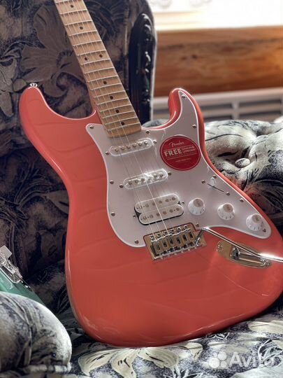 Squier sonic stratocaster hss tahitian coral