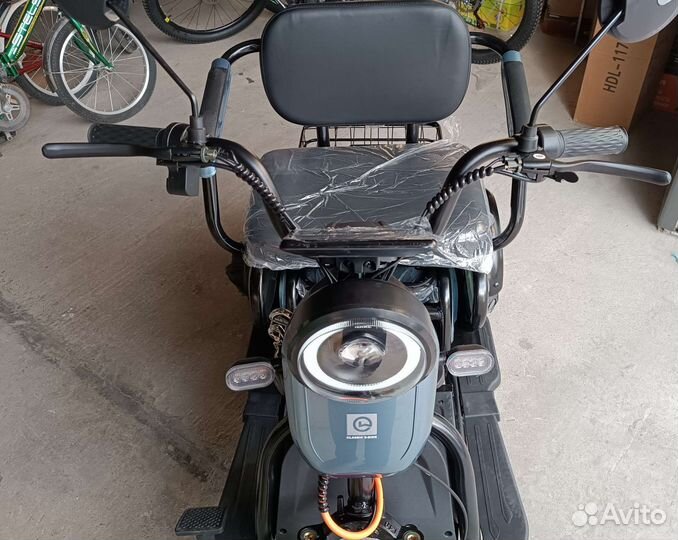 Электрический 3х местный скутер