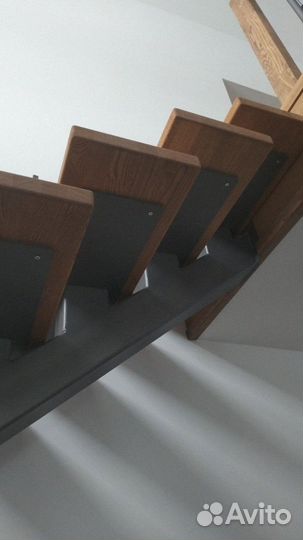 Лестница на второй этаж на заказ