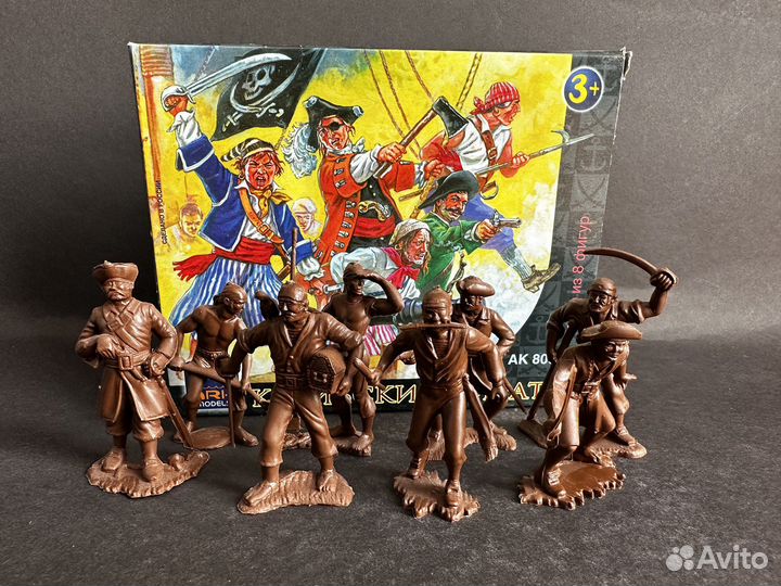 Фигурки Арк моделс в коробках