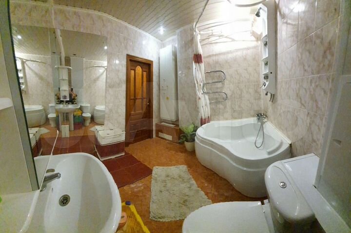 2-к. квартира, 72 м², 3/5 эт.