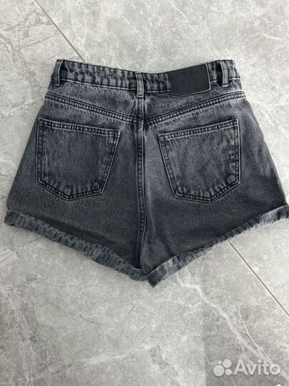 Джинсовые шорты