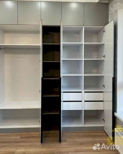 Распашной шкаф