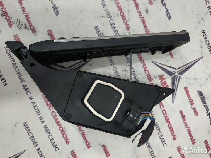 Педаль газа w204 Mercedes