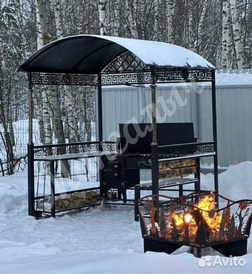 Мангал с крышей