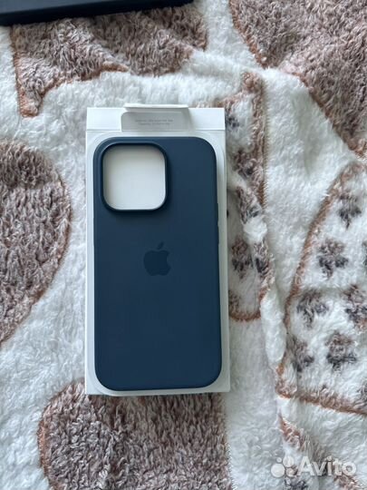 Оригинальный чехол Silicone Case на 14 Pro