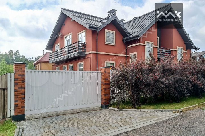 Дом 520 м² на участке 12,7 сот.