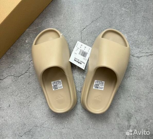 Тапки adidas Yeezy slide