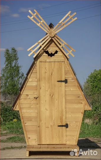 Уличный туалет деревянный