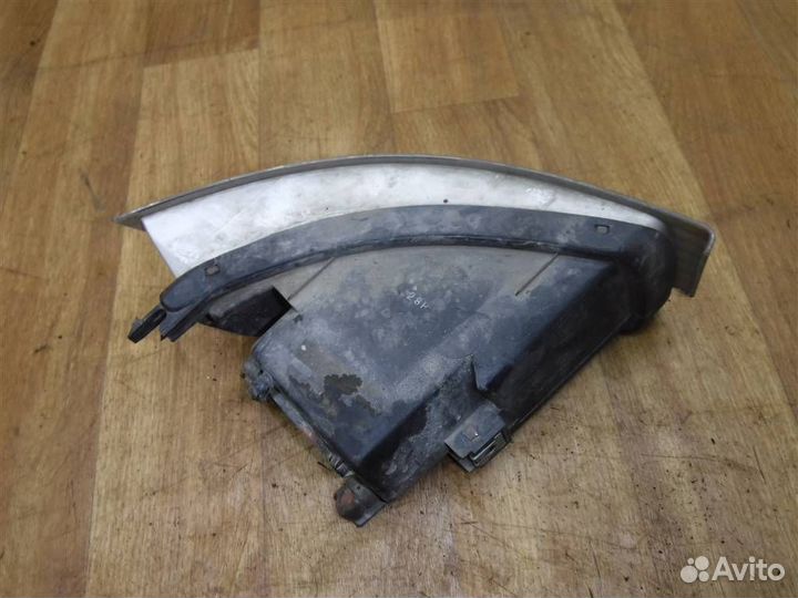 Фара противотуманная левая Lexus GX470 2002-2009