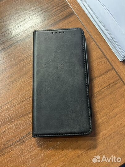 Чехол на iPhone 13