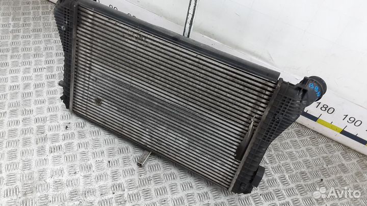 Радиатор интеркуллера на Skoda Octavia A5