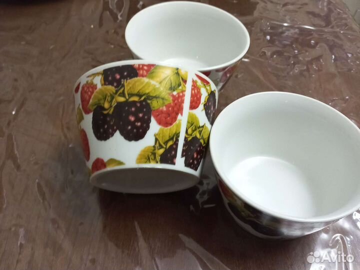 Салатницы новые, графинчик для льда