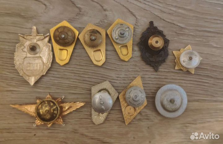 Значки на гайке