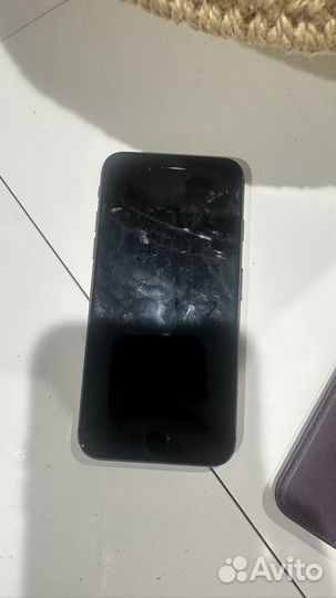 Телефон iPhone 8