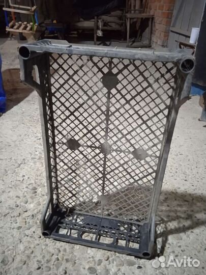 Пластиковые ящики