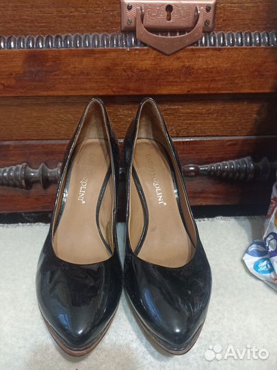 Туфли женские 35 размер и тапки